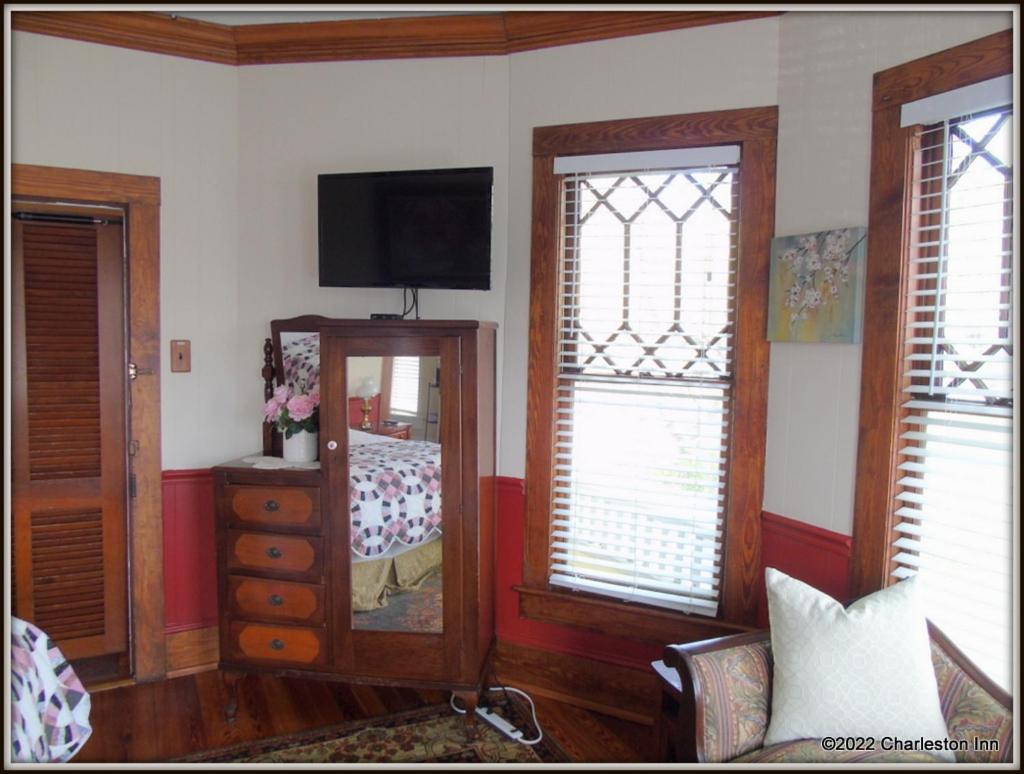 The Charleston Inn Hendersonville Nc מראה חיצוני תמונה