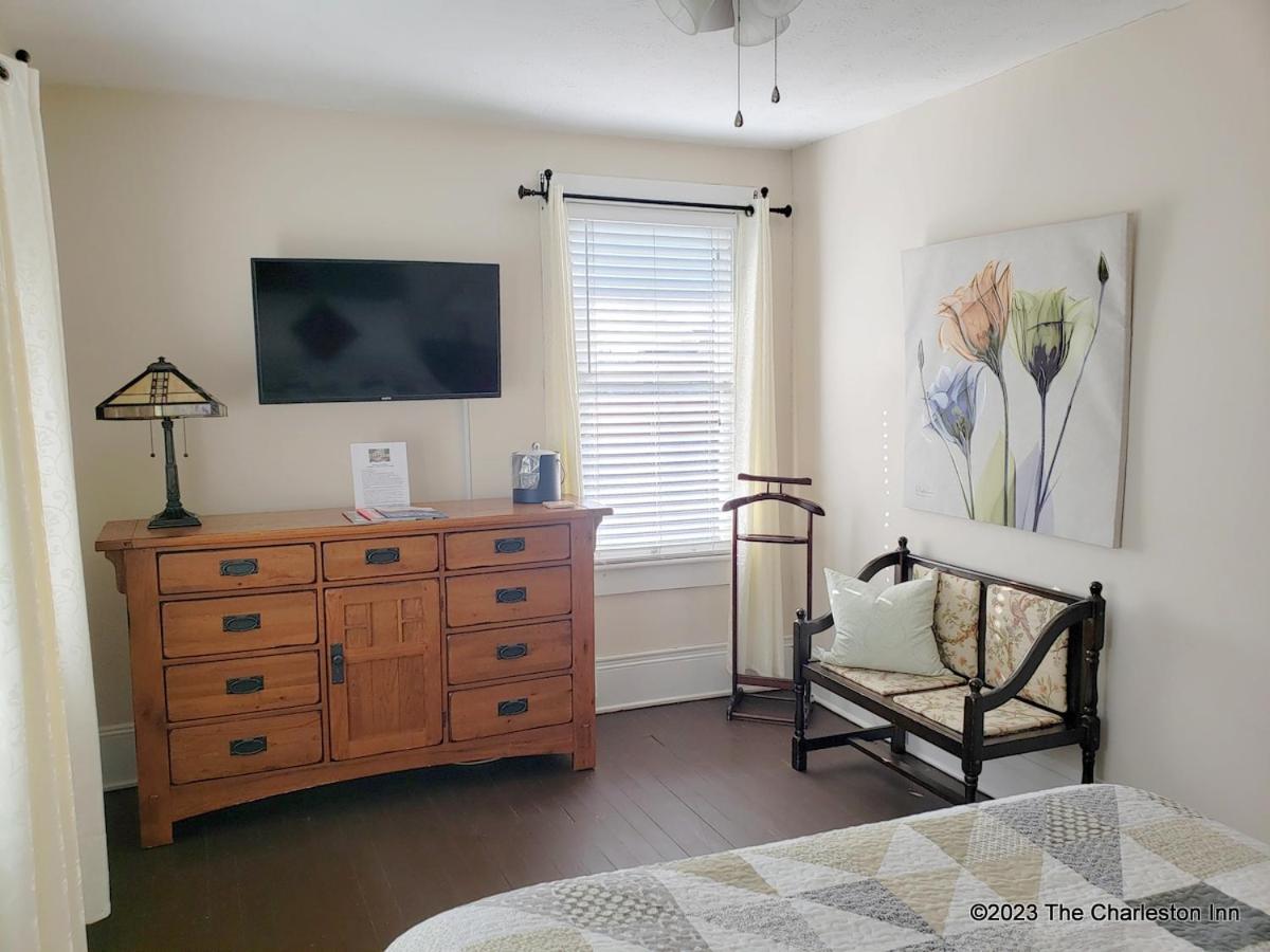 The Charleston Inn Hendersonville Nc מראה חיצוני תמונה